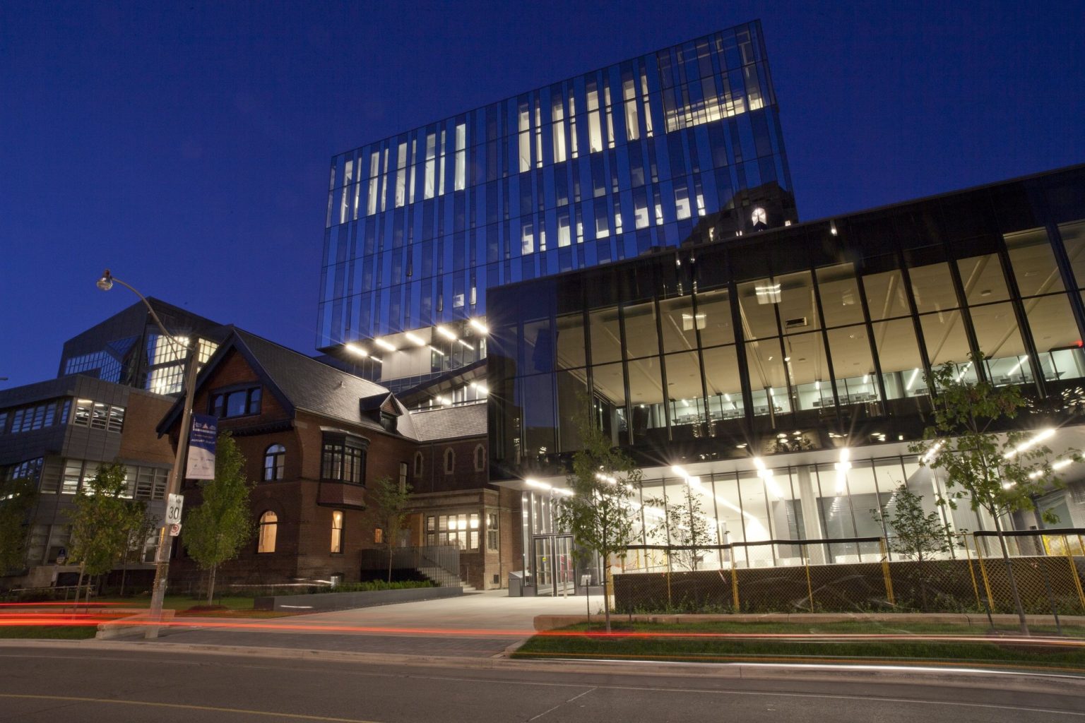 Top 20 MBA colleges in Canada – Fees, location and GMAT score Rotman
