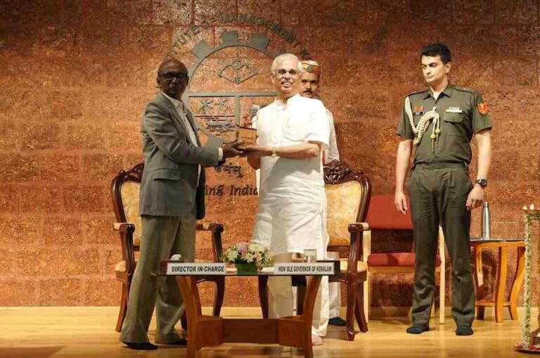 Hon’ble Governor of Kerala Interacts with Yuva Sangam Delegation from Jammu, Kashmir and Ladakh at IIM Kozhikode IIM Kozhikode